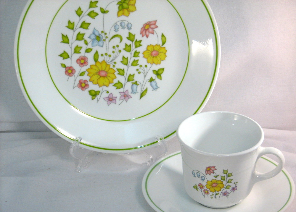 Vintage Corelle Dishes 116