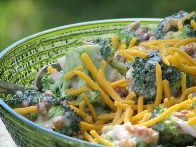 Homemade broccoli salad recipe
