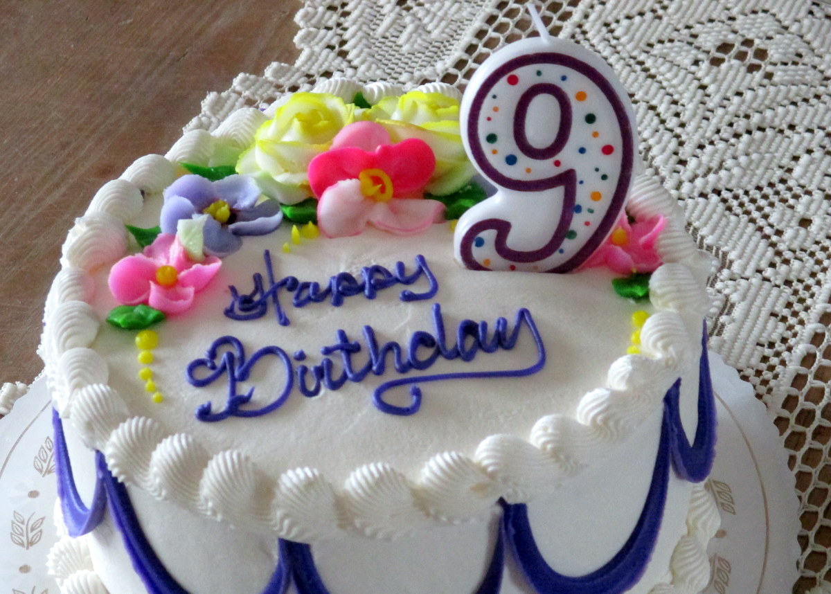 Floral birthday cake detail