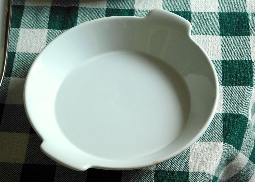 Vintage Arabia ceramic baking dish, made in Finland